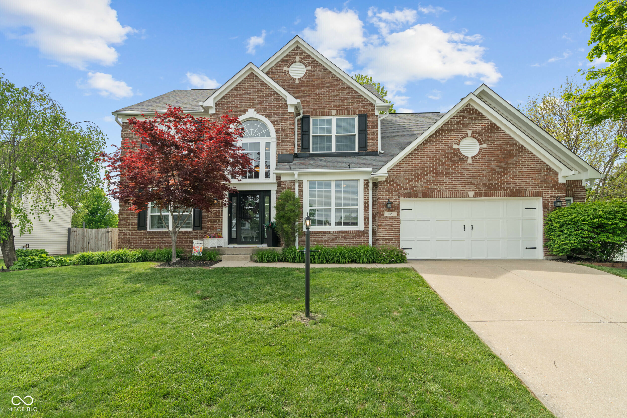 Property Photo: 828 Breaside Lane IN 46143