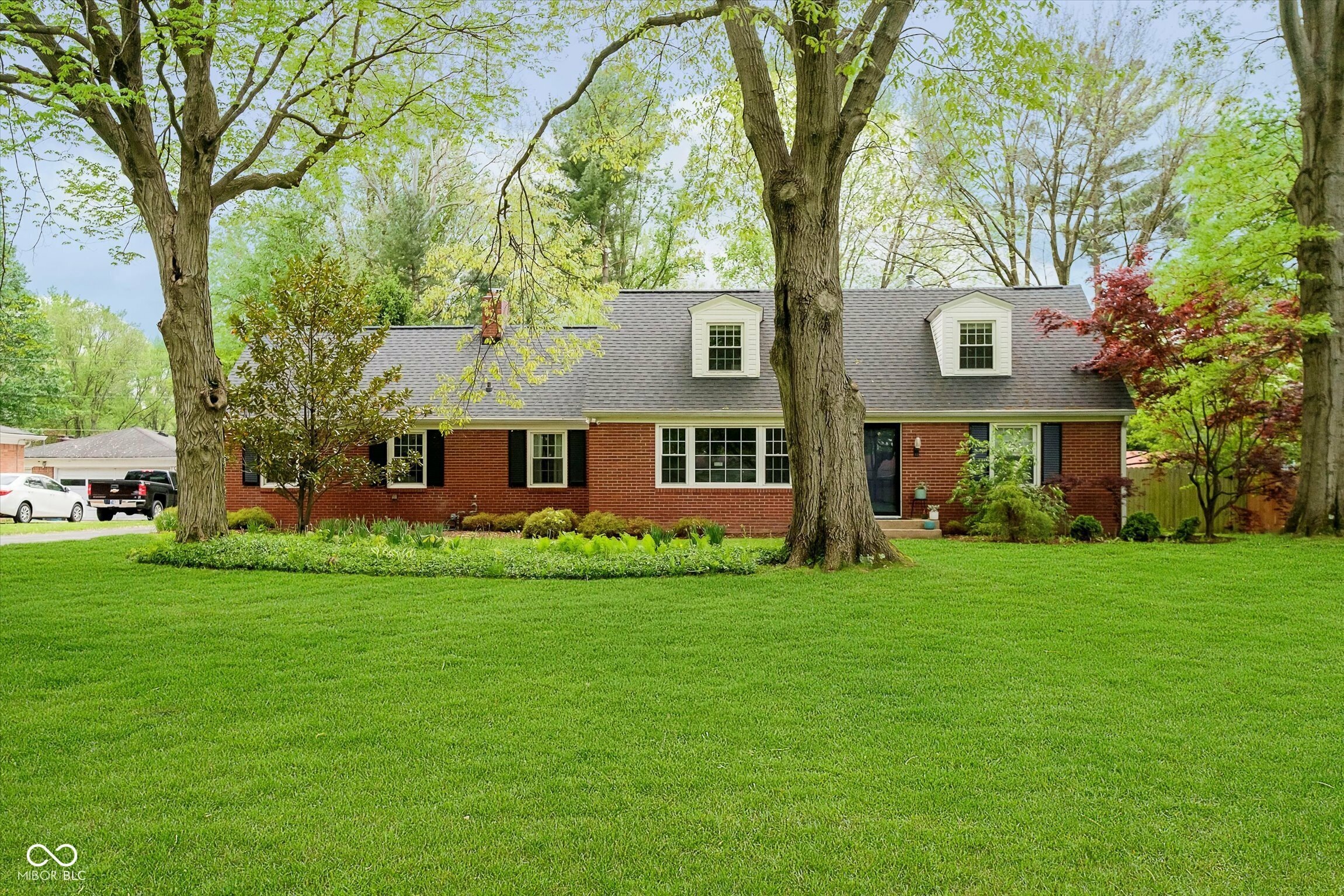 Property Photo: 1409 Alimingo Drive IN 46260