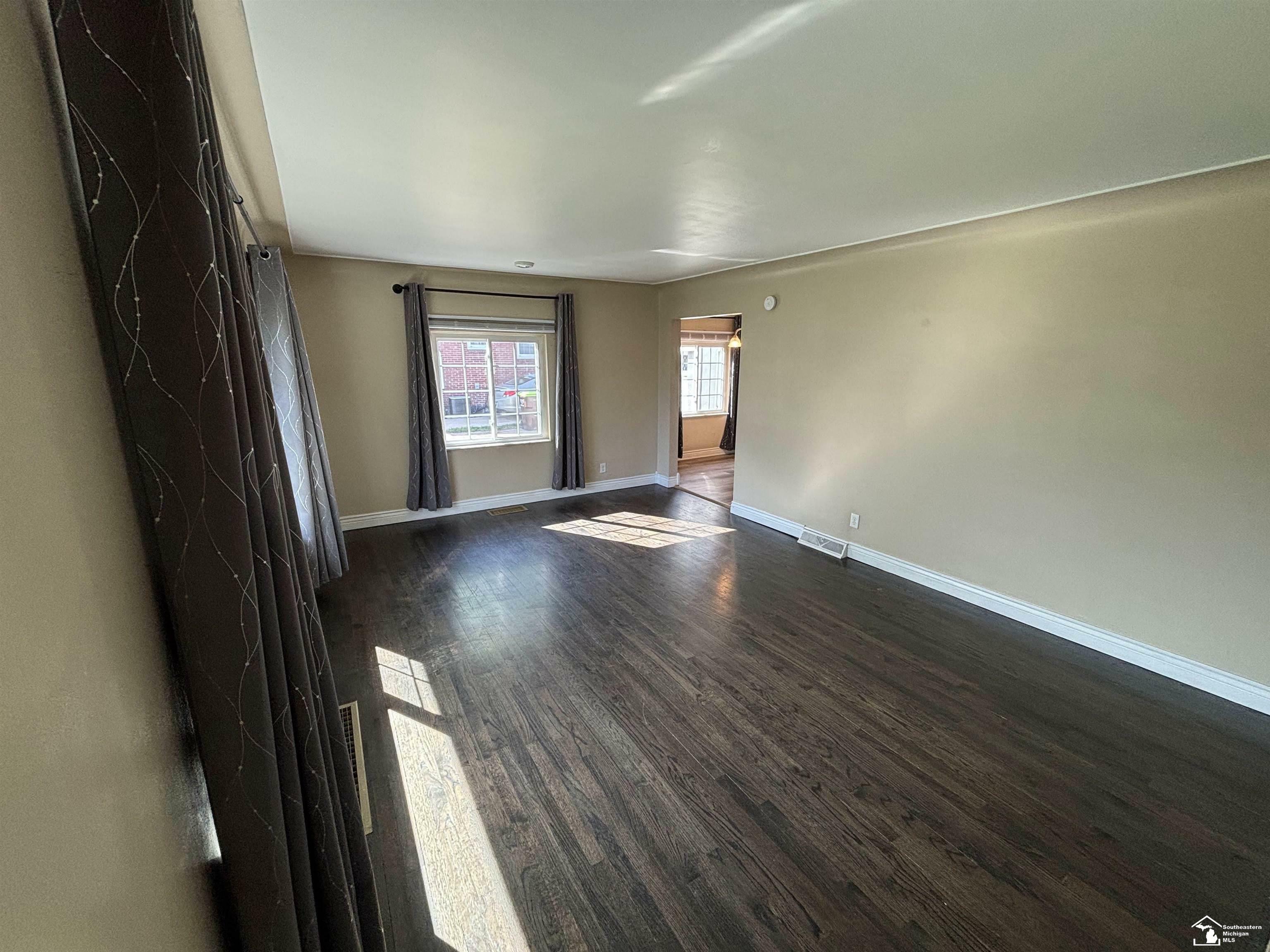Property Photo: 517 Rosewood Avenue MI 48162