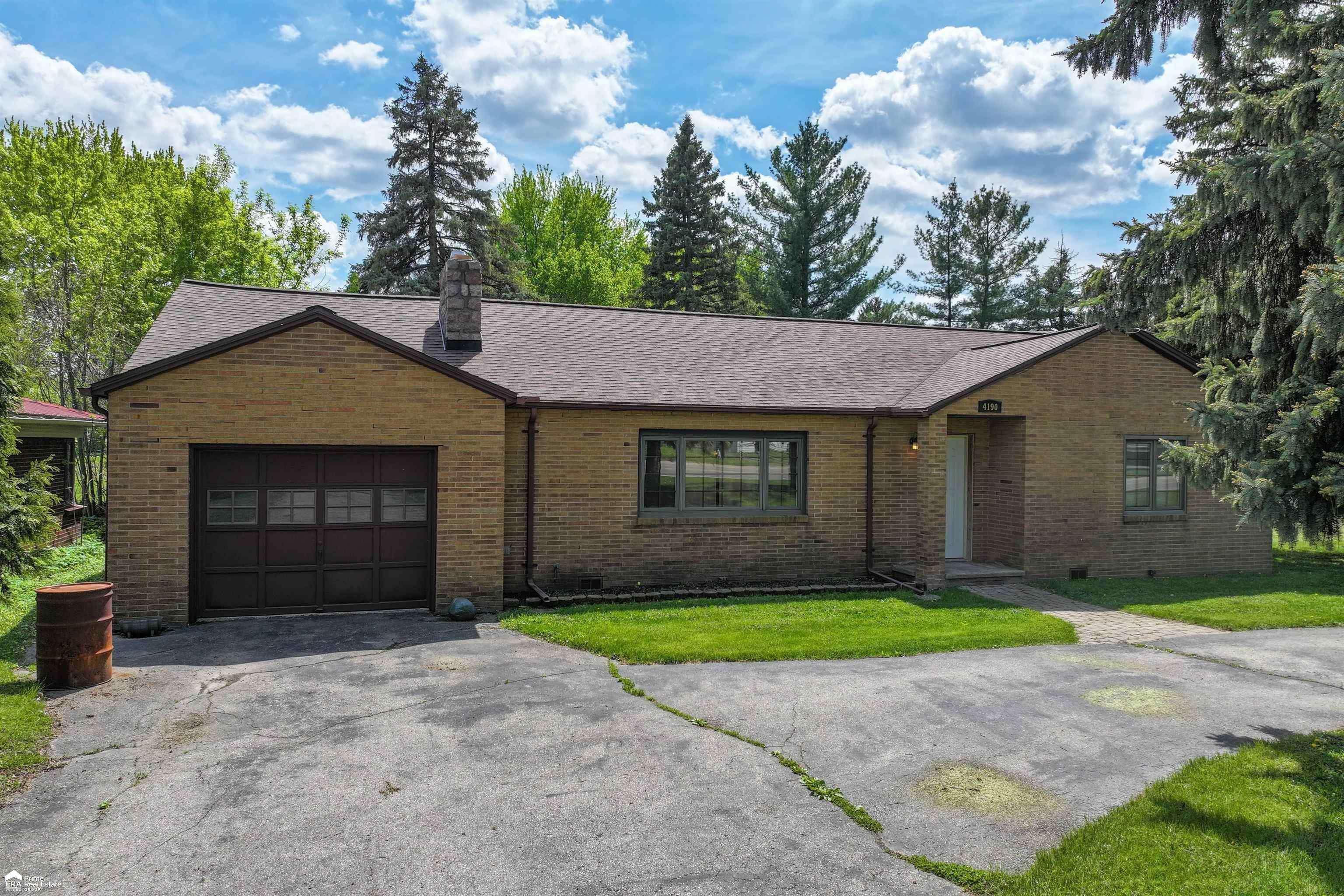Property Photo: 4190 Richfield Road MI 48506