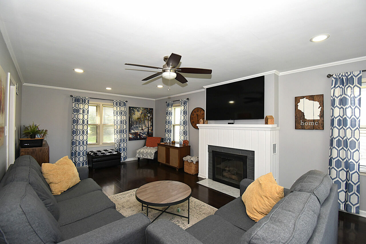 Property Photo: 11625 W Underwood Pkwy WI 53226