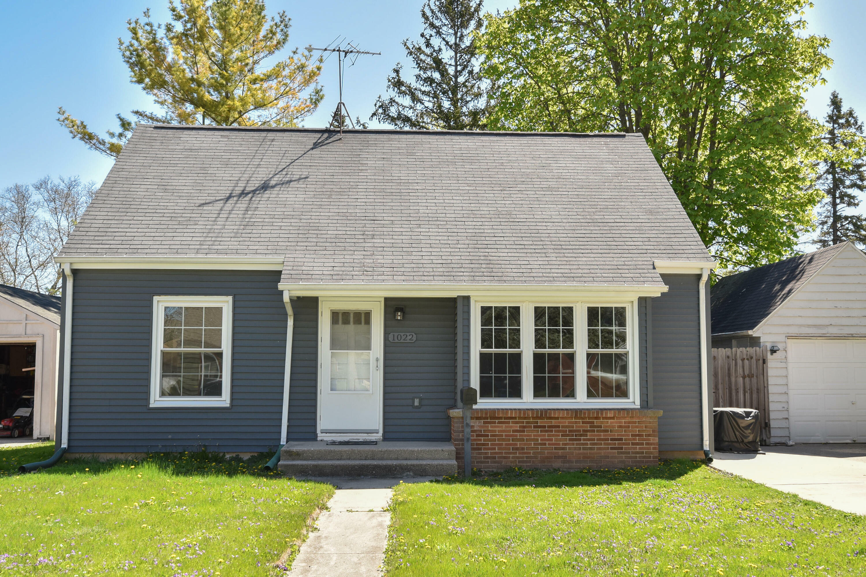 1022 7th Ave  Grafton WI 53024 photo