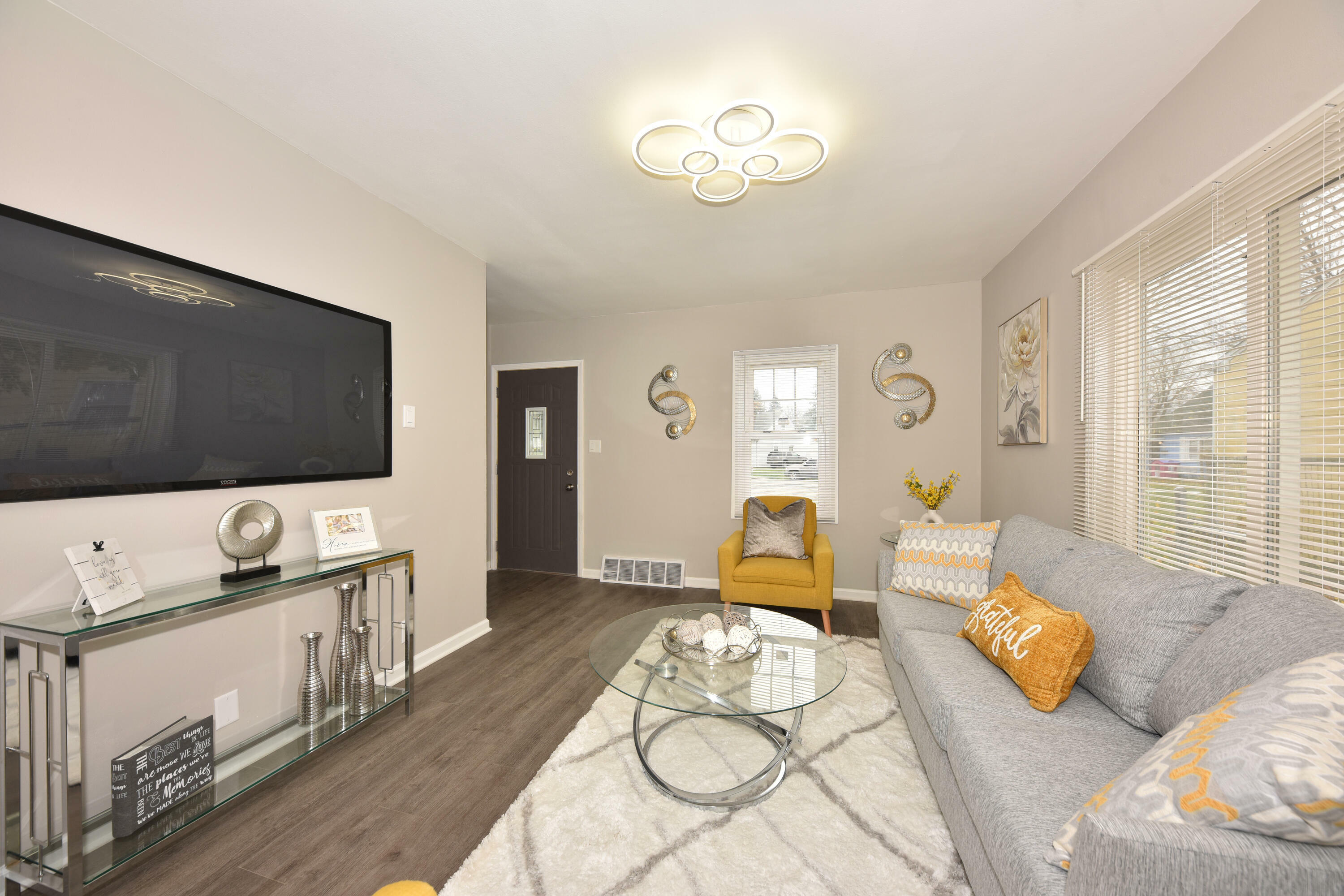 Property Photo: 2622 W Linwal Ln WI 53209