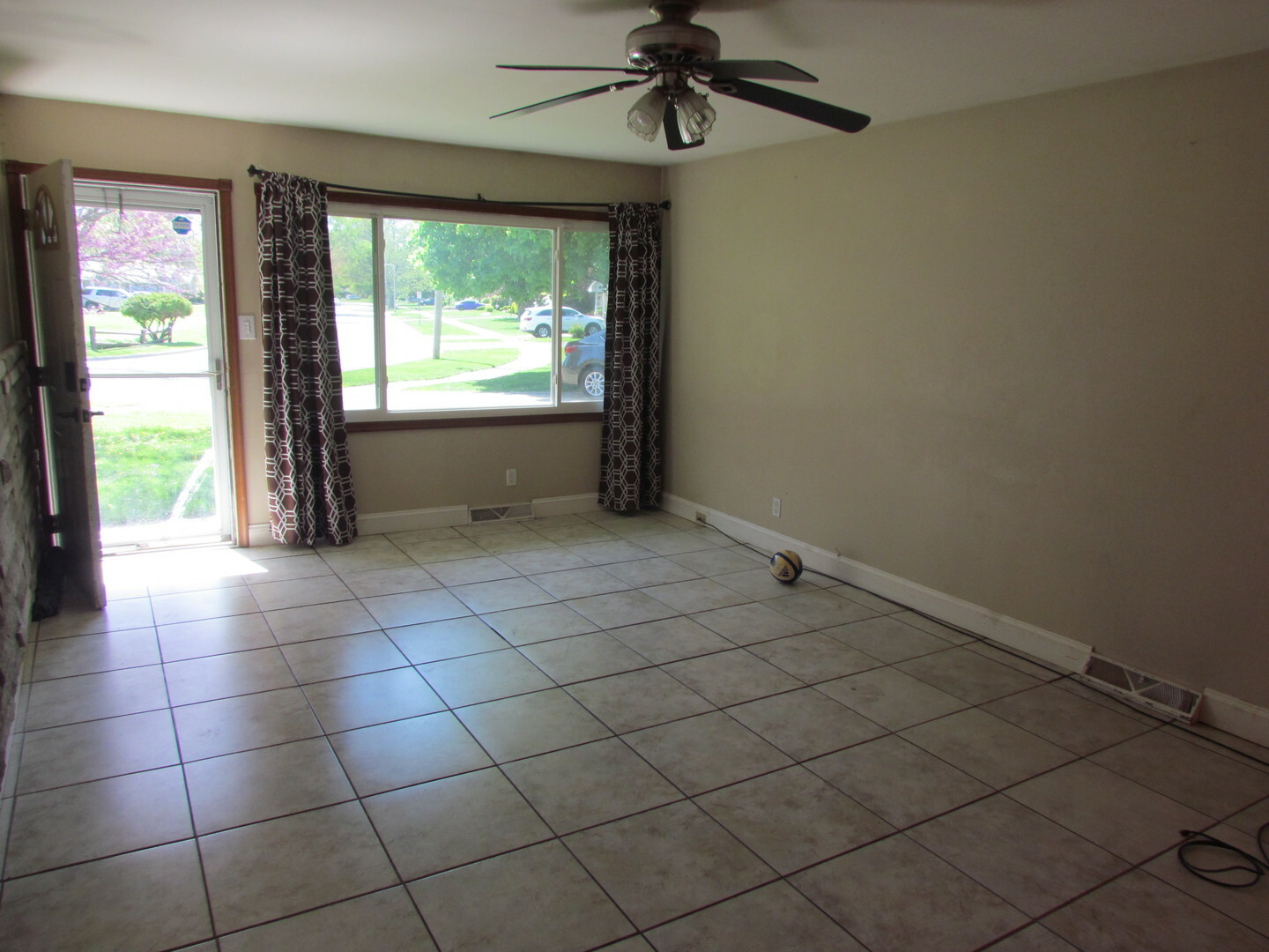 Property Photo: 831 N Glenwood Place IL 60506