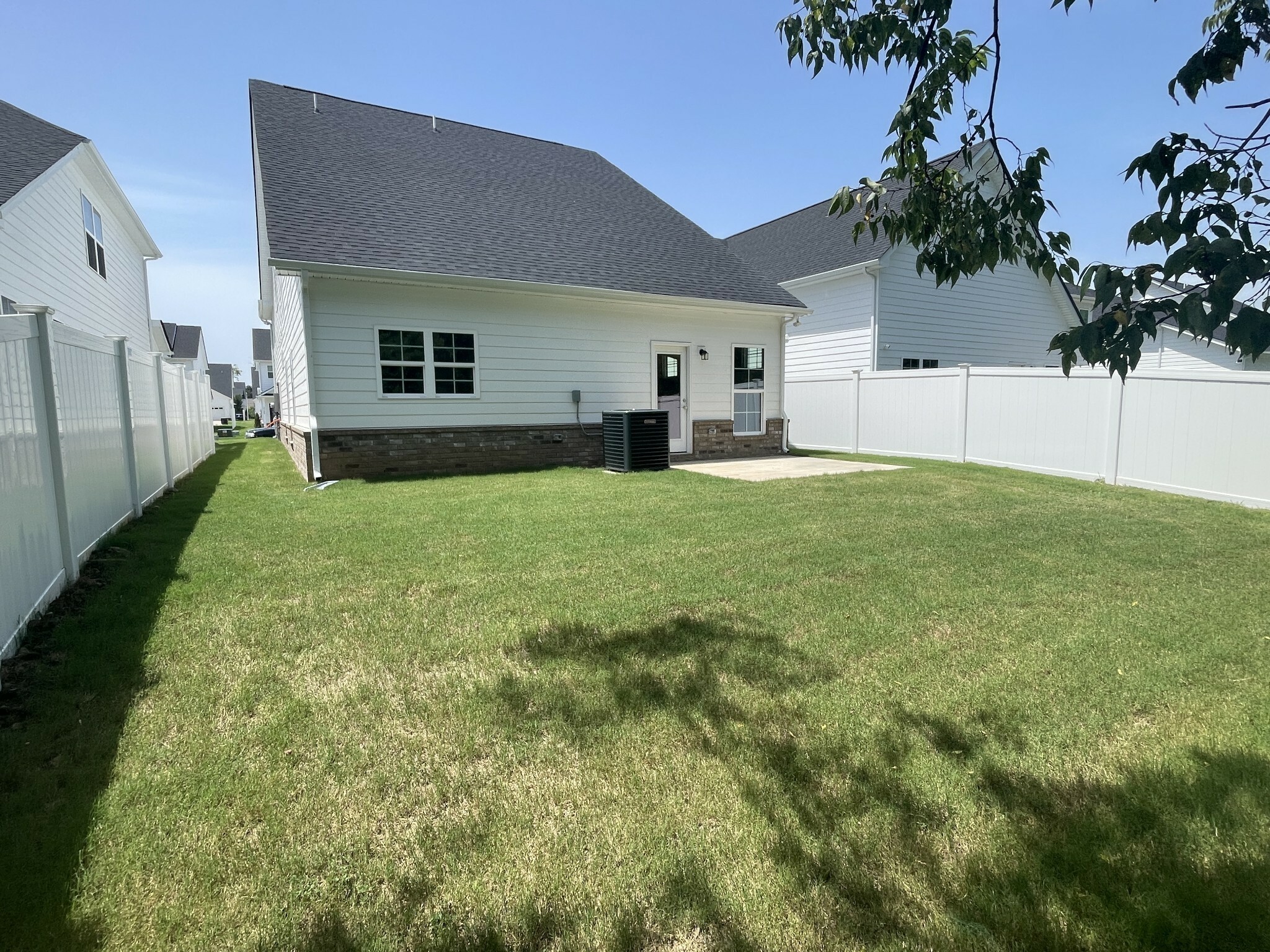 Property Photo: 2165 Barringer Ln TN 37128