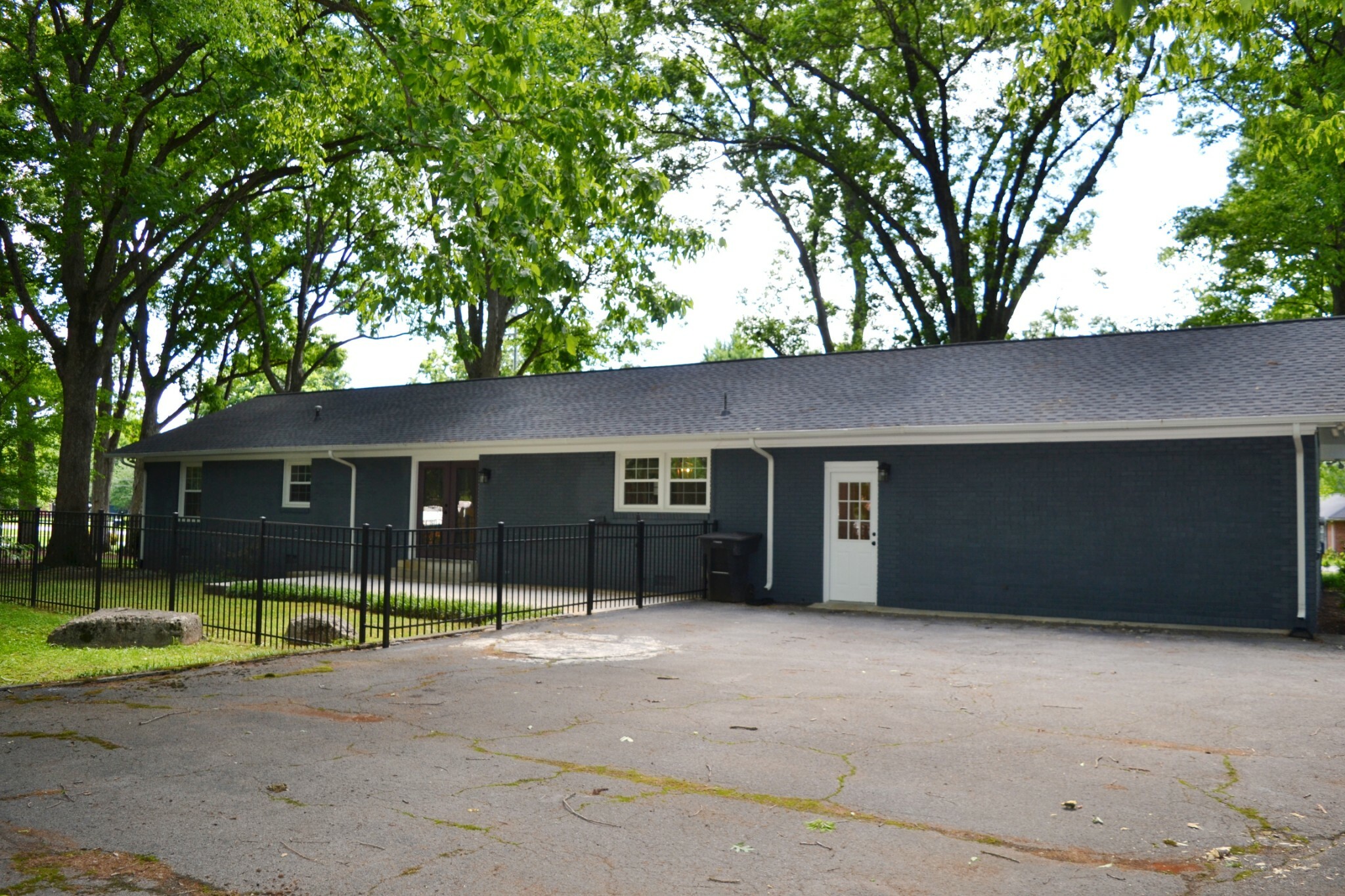 Property Photo: 1814 Jones Blvd TN 37129