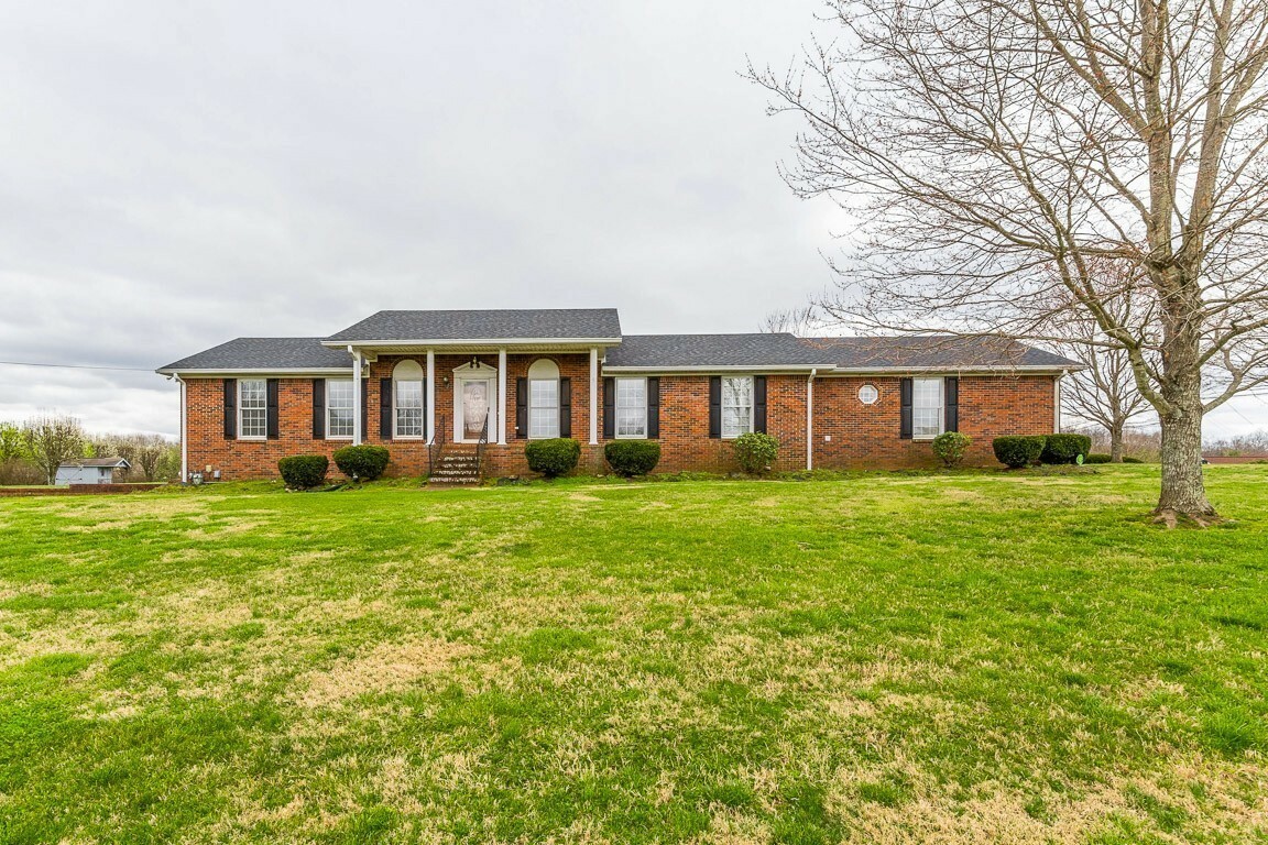 Property Photo: 811 Ridgetop Dr TN 37122