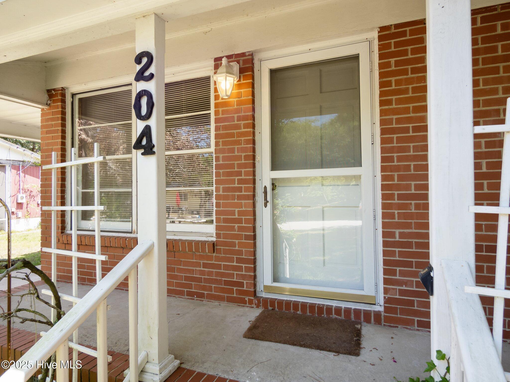 Property Photo: 204 Cedar Street NC 28594