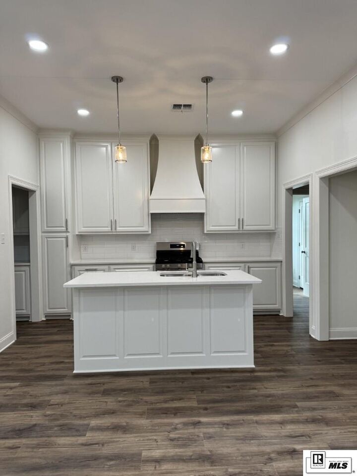 Property Photo:  182 Goodgoin Road  LA 71270