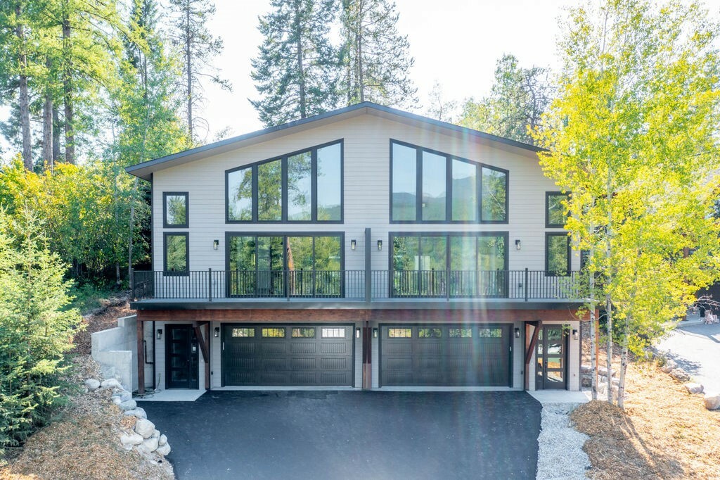 Property Photo: 968 Colorado Avenue B MT 59937