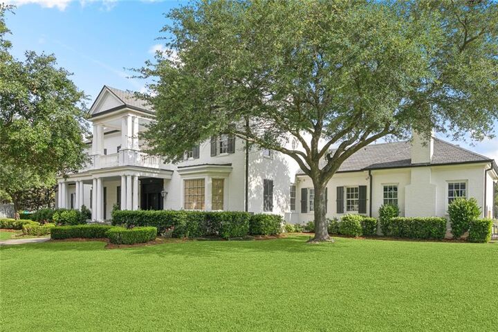 Property Photo:  54 Beresford Drive  LA 70001 