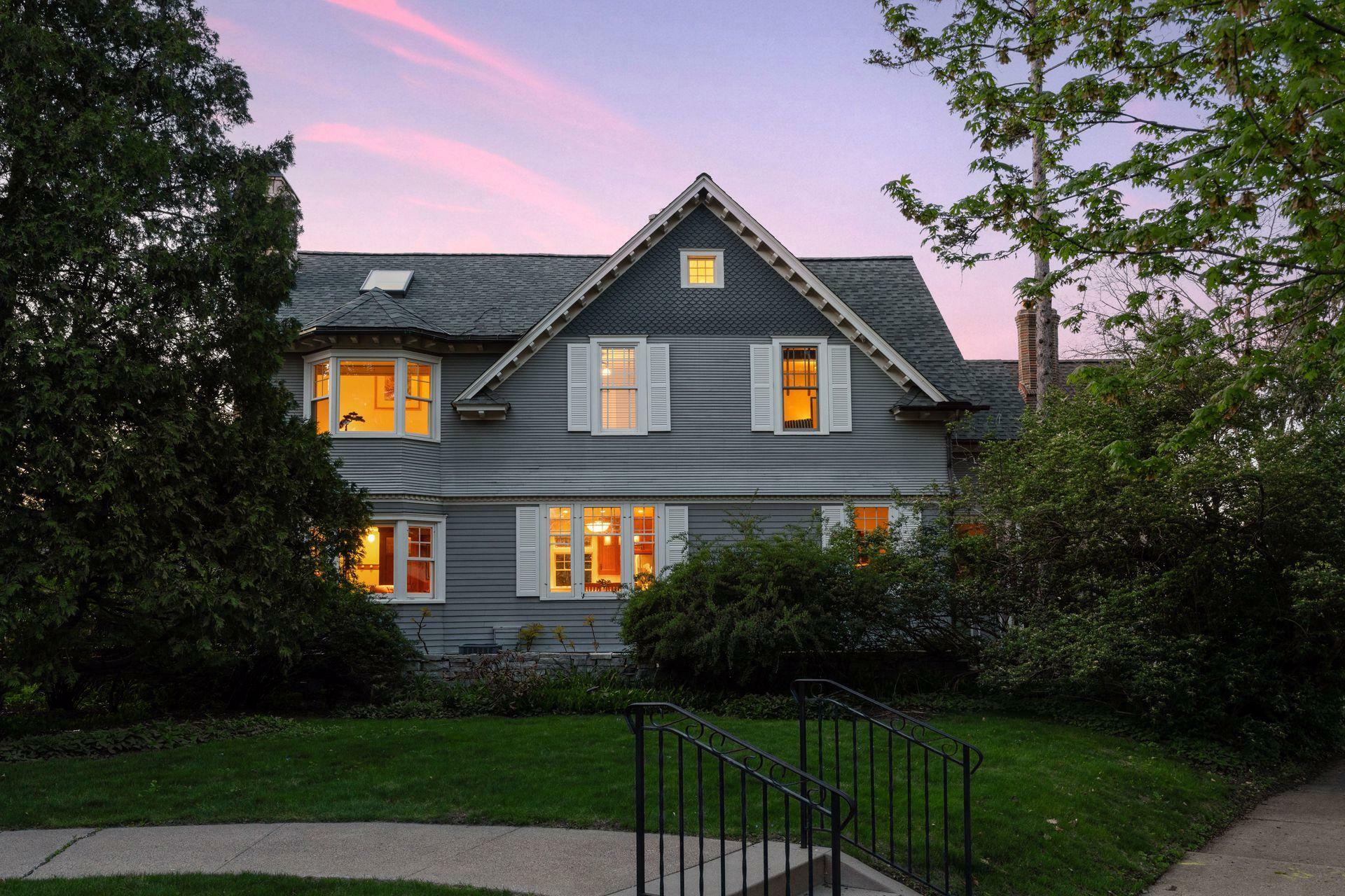 Property Photo: 2420 Sheridan Avenue S MN 55405