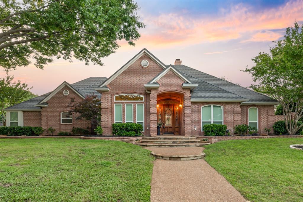 Property Photo: 2304 Danbury Drive TX 76034