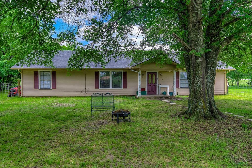 Property Photo: 1829 County Road 1103 TX 75482