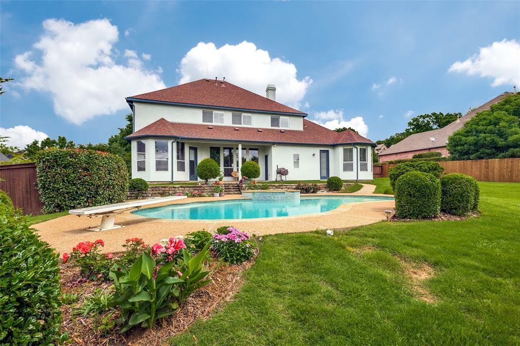 Property Photo: 1305 Burgundy Court TX 76092