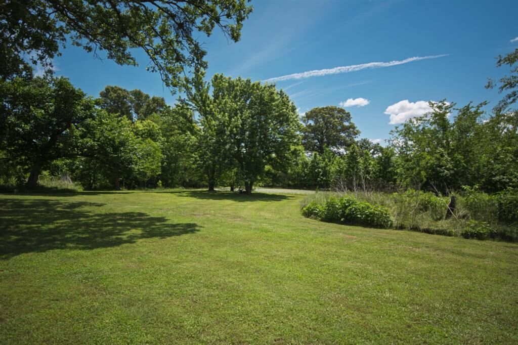 Property Photo:  346 A NE County Road 2080  TX 75457 