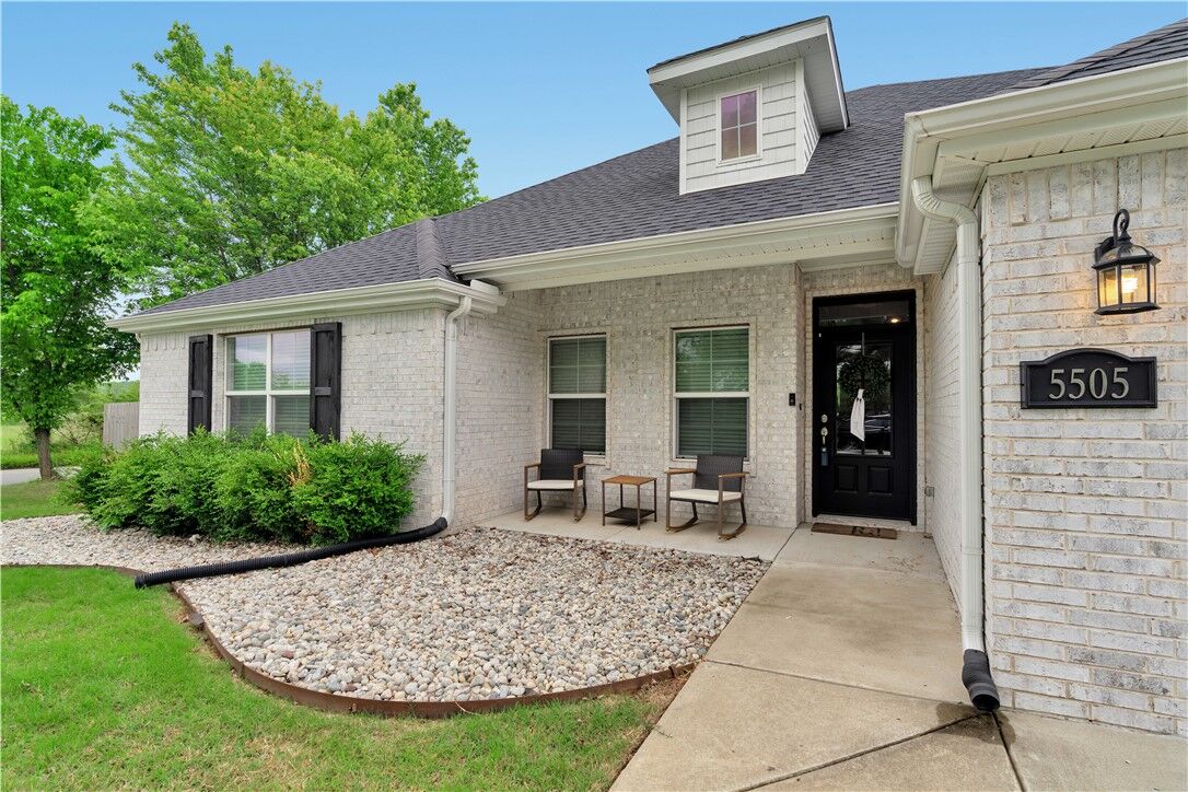 Property Photo:  5505 W Poison Springs Drive  AR 72704 