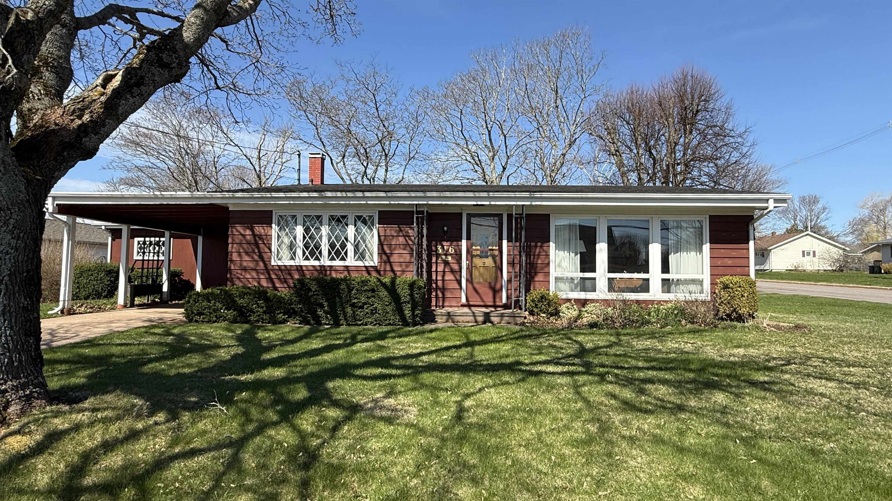 Property Photo: 316 Granville Street PE C1N 3B3