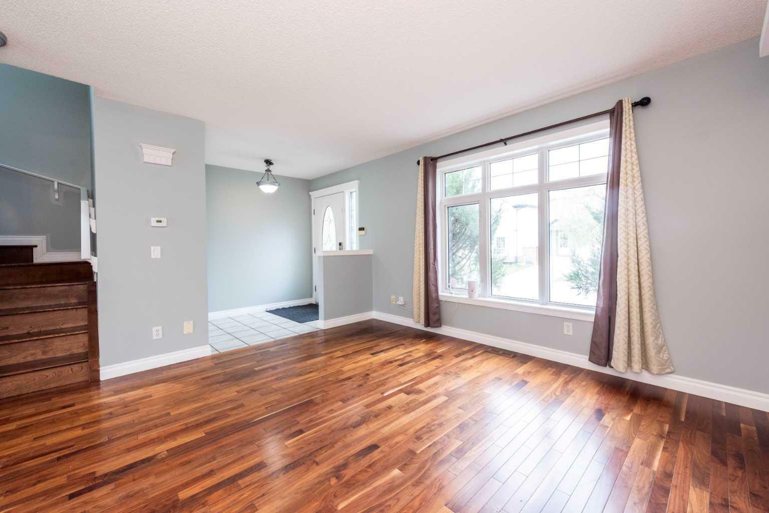 Photo de la propriété: 245 Tarington Close NE AB T3J 3Z2