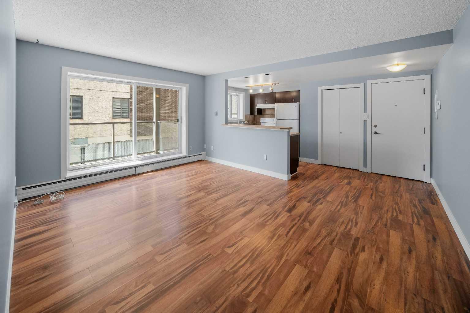 Property Photo: 609 67 Avenue SW 8 AB T3C 0P1