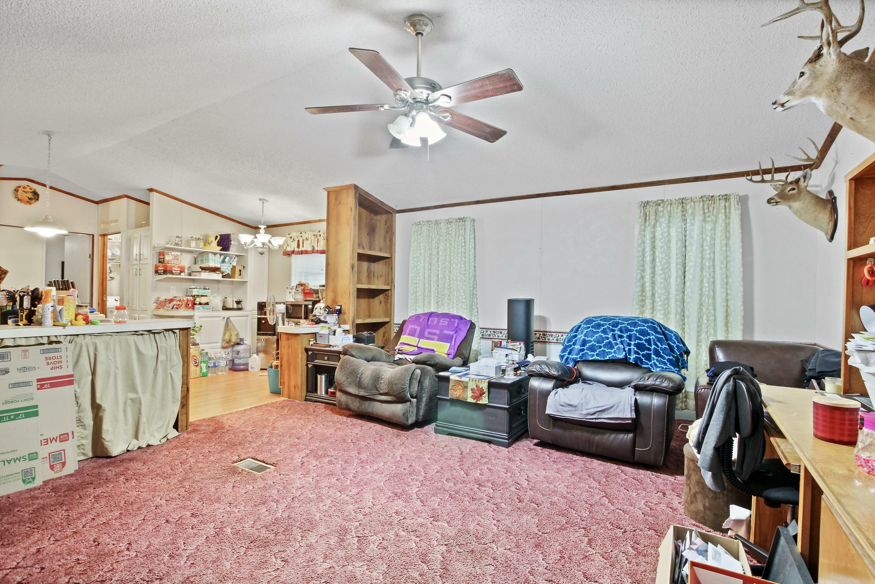 Property Photo: 274 Foxy Ln LA 71403