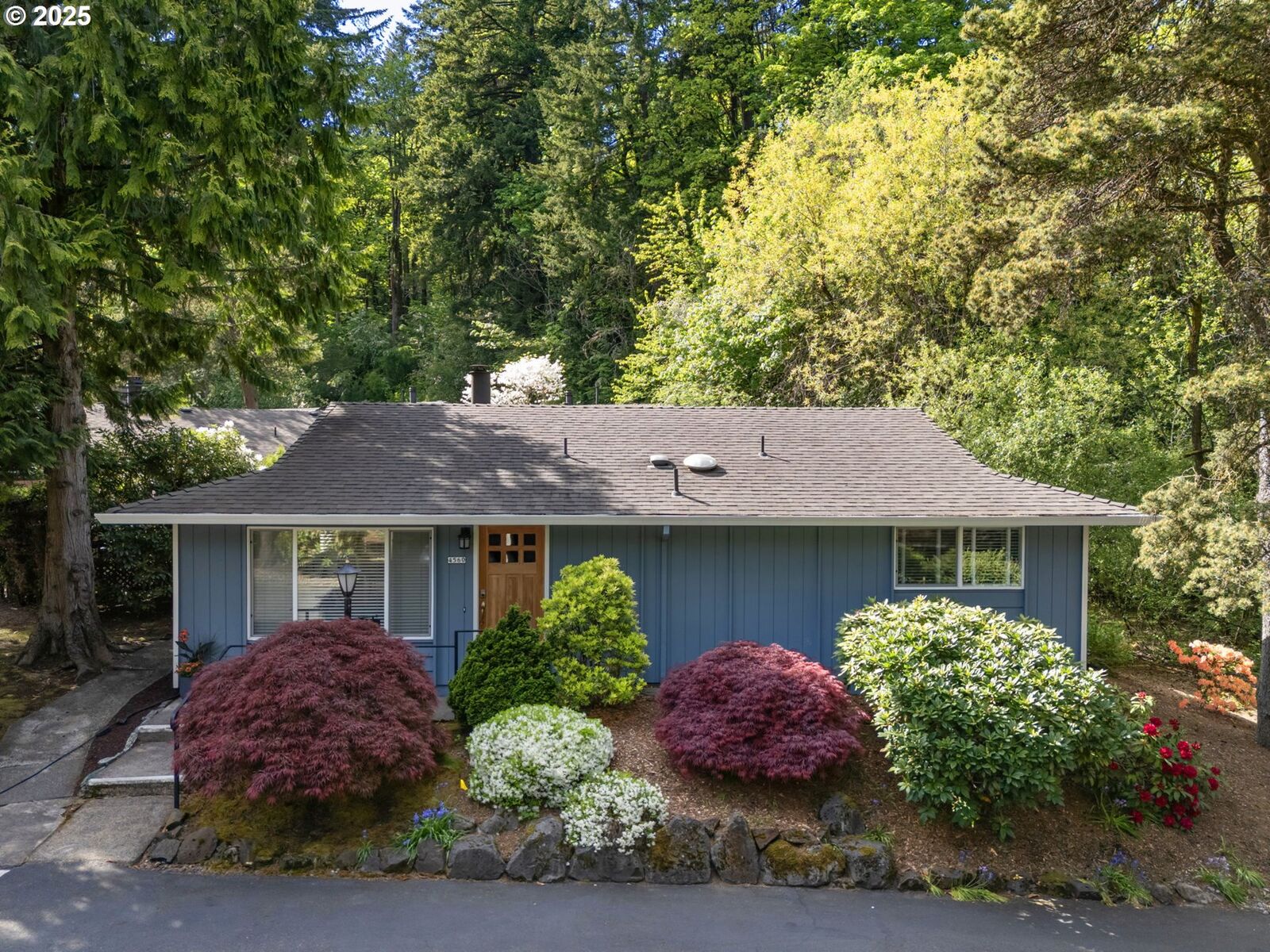 Property Photo: 4560 NW Barnes Rd OR 97210