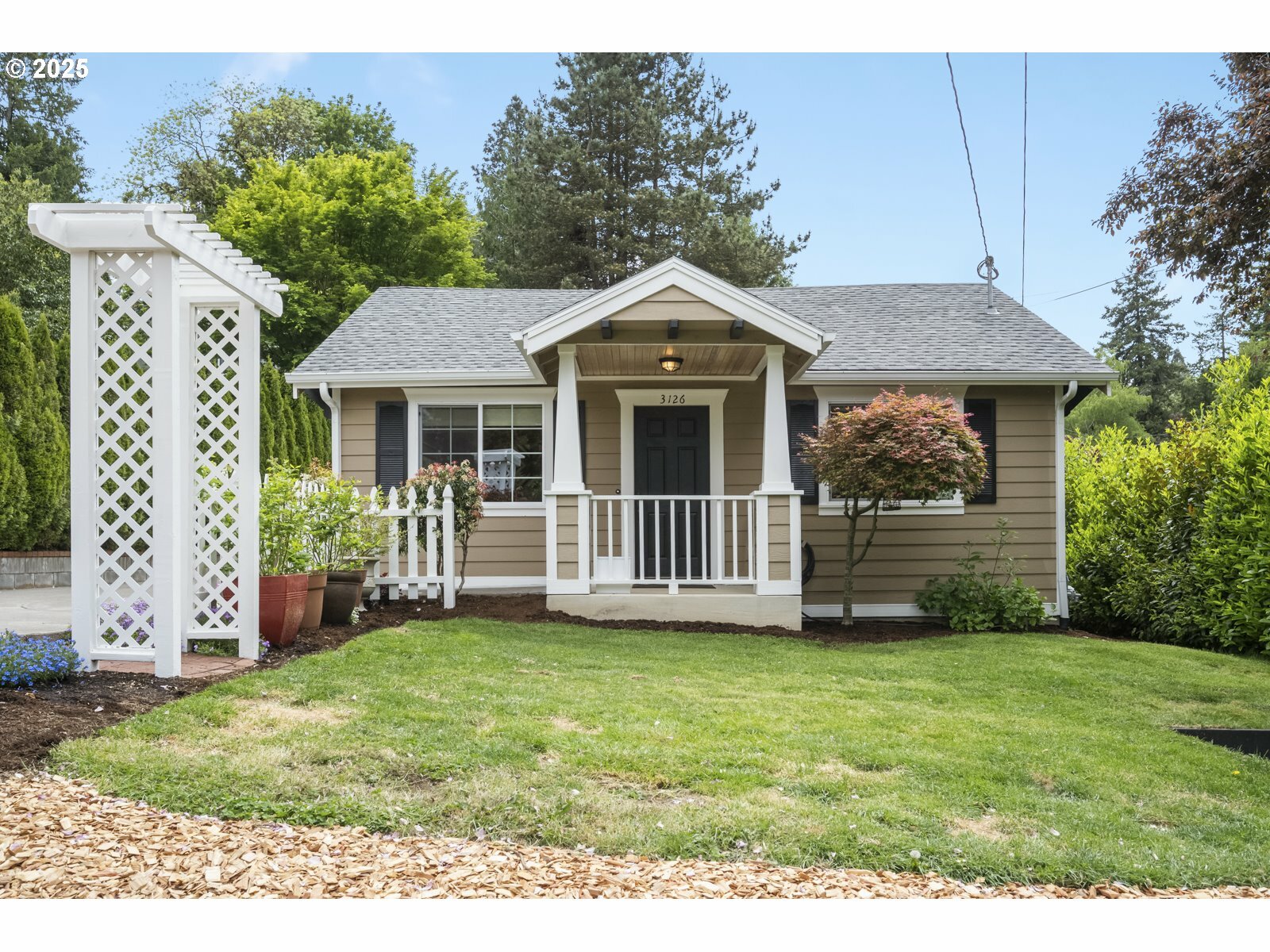 Property Photo: 3126 SW Illinois St OR 97239