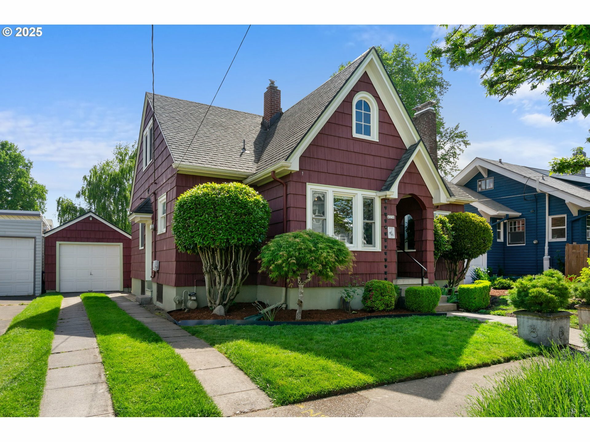 Property Photo: 4236 SE 10th Ave OR 97202