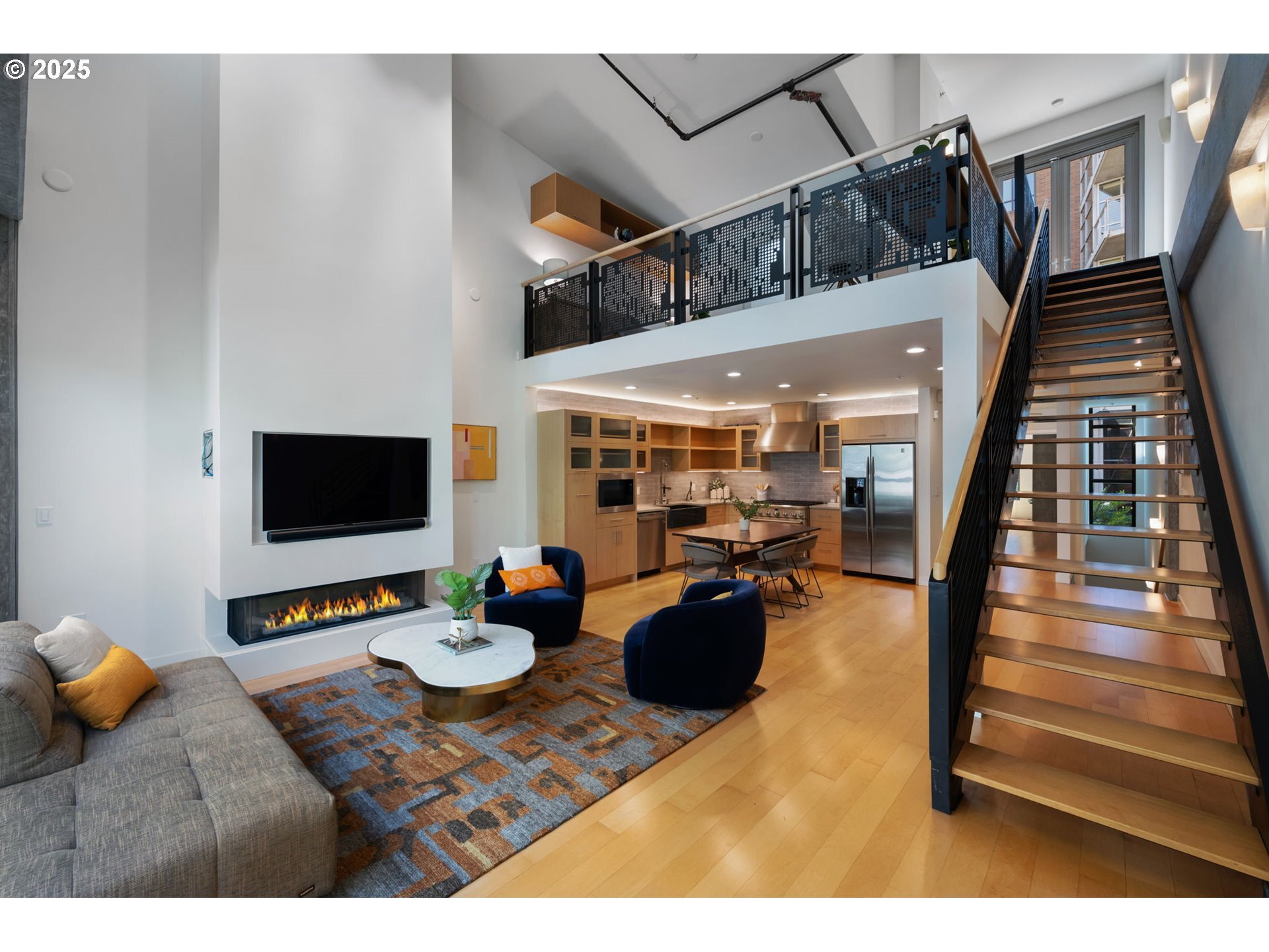 Property Photo: 922 NW 11th Ave 105 OR 97209
