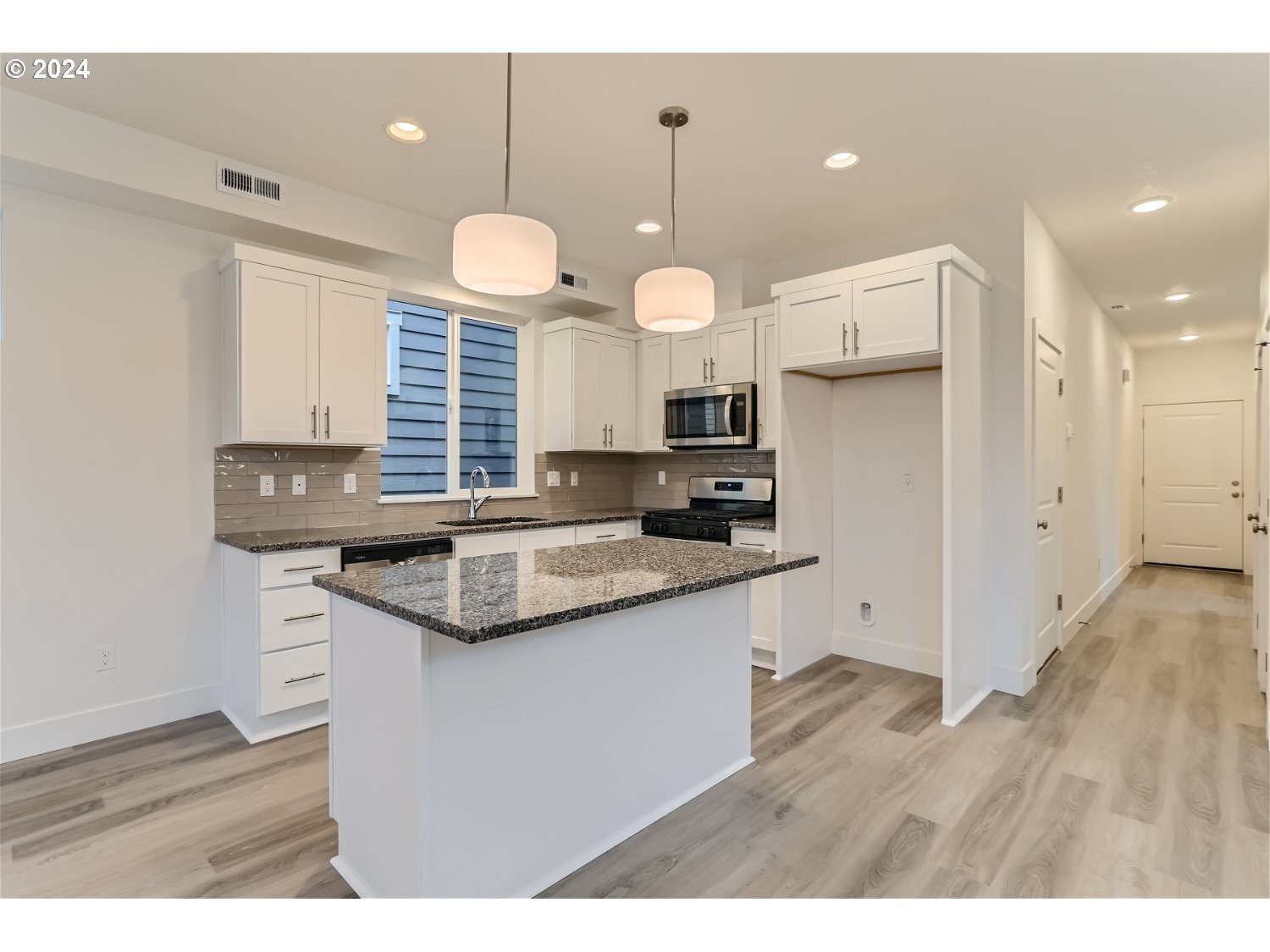 Property Photo: 18983 SW Hazelwood Ln OR 97078