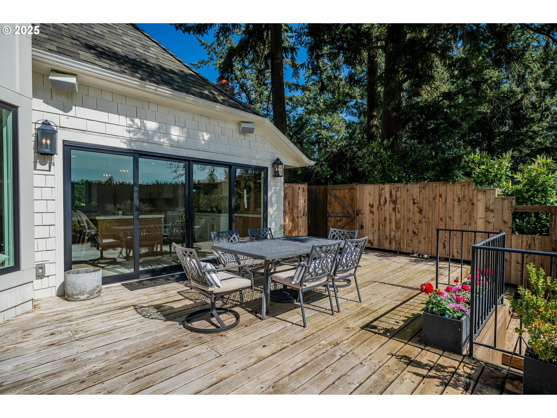 Property Photo: 852 Northshore Rd OR 97034