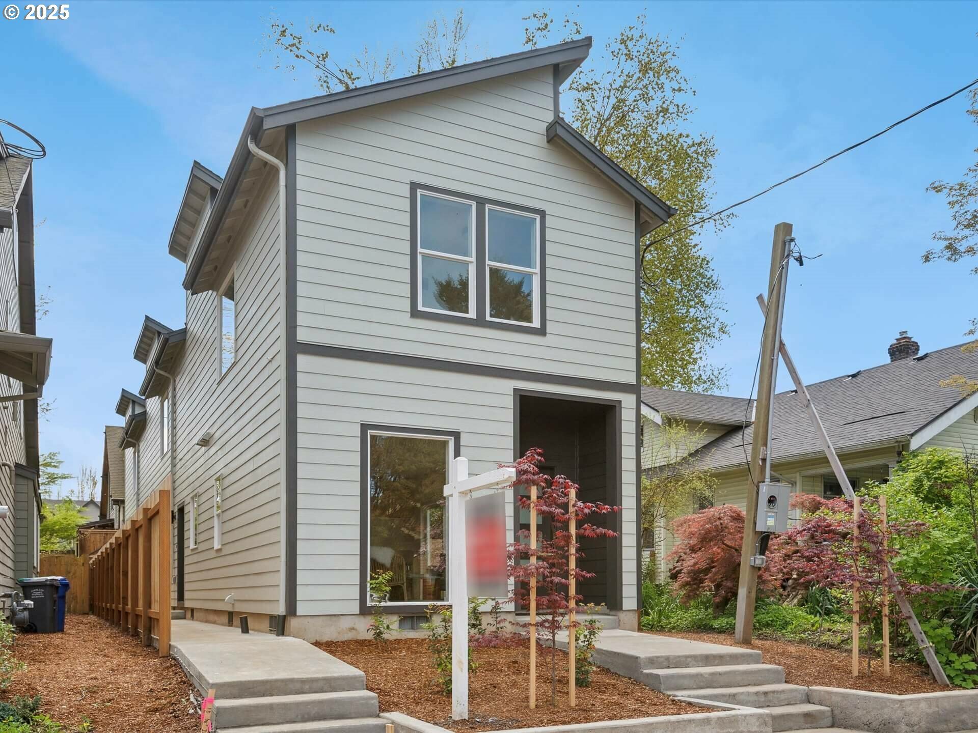 Property Photo: 1532 N Schofield St OR 97217
