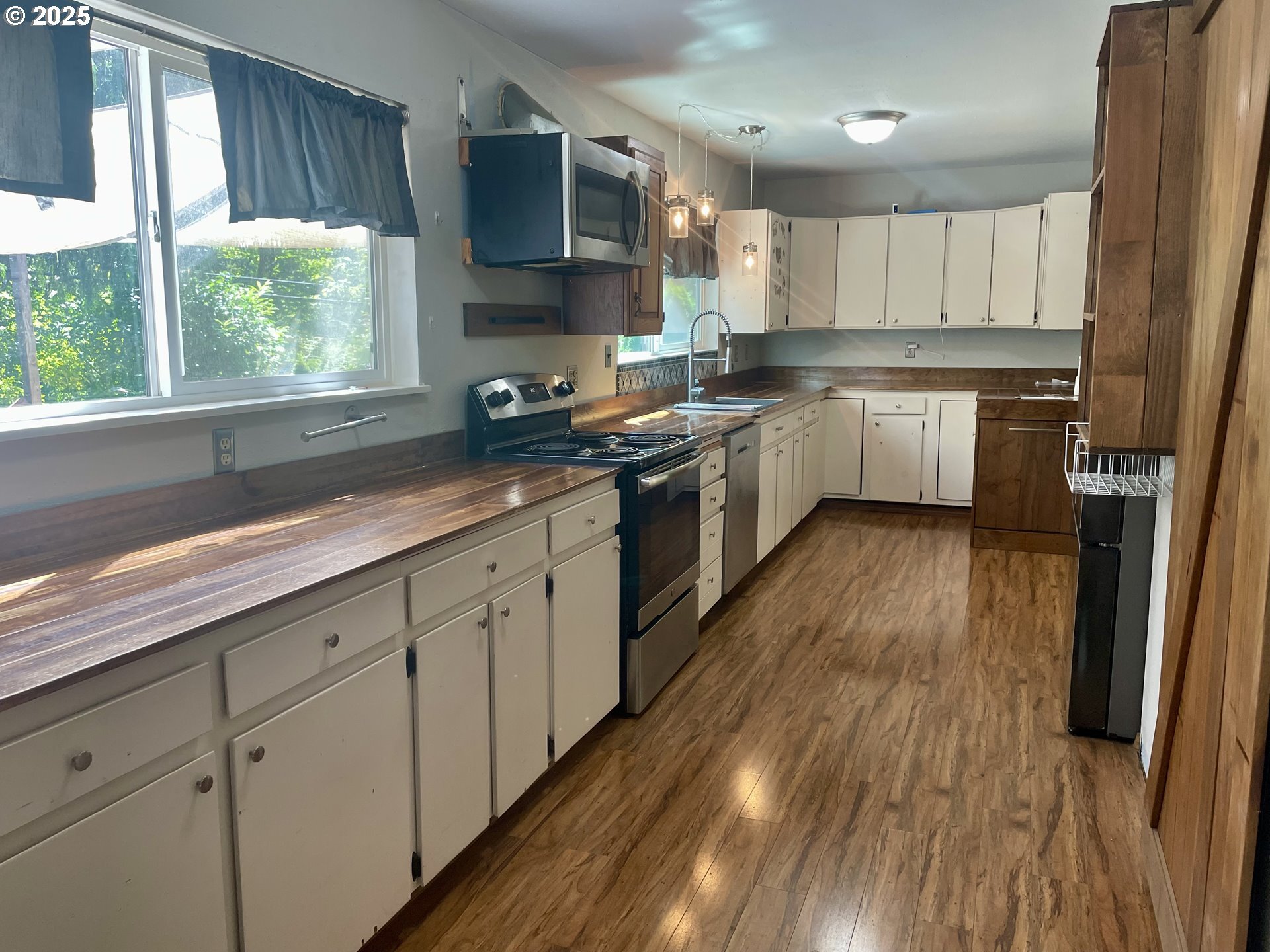 Property Photo:  1224 Coal Creek Rd  WA 98632 