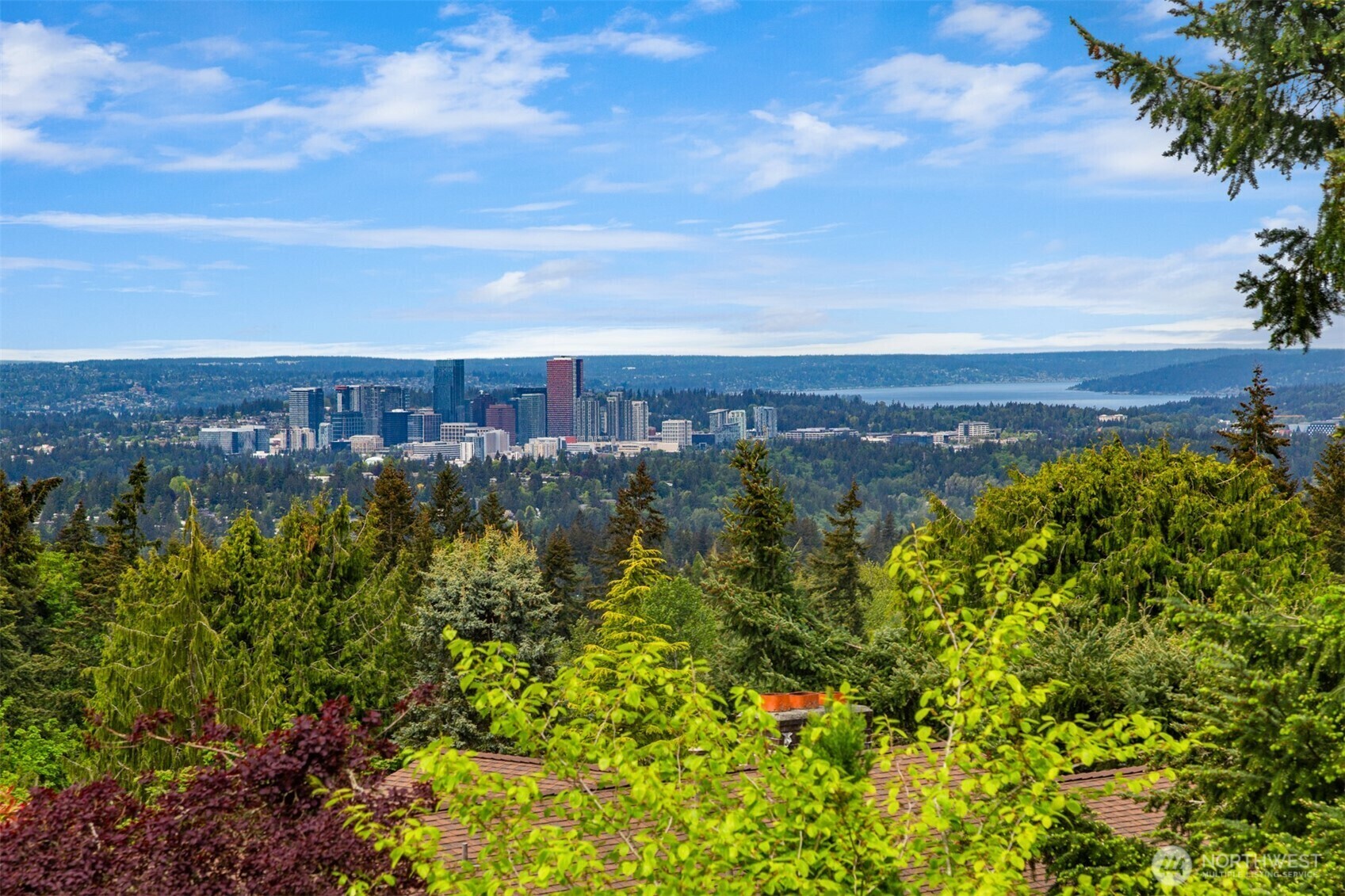 Property Photo: 15312 SE 48th Drive WA 98006