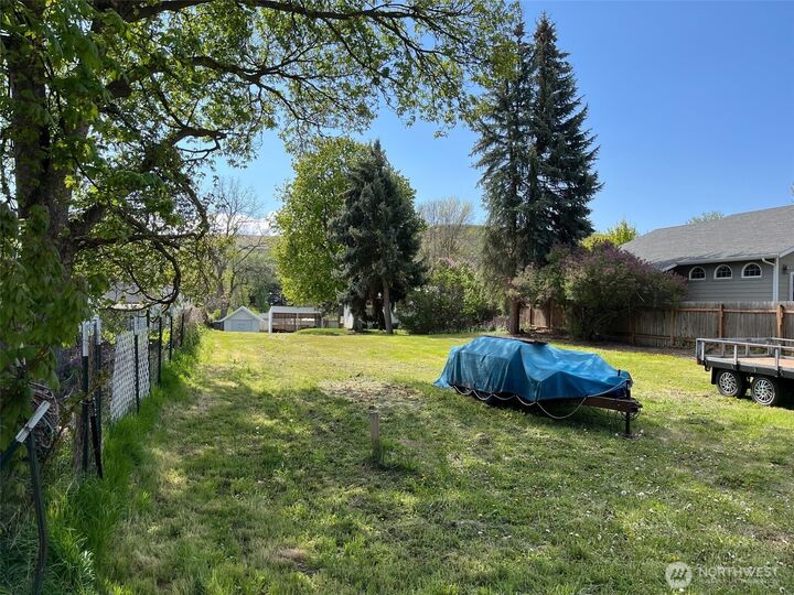 Property Photo:  206 W Patit Avenue  WA 99328