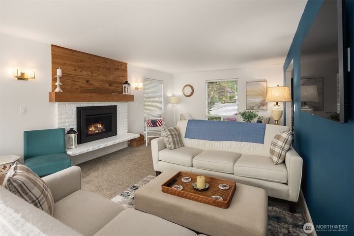 Property Photo: 22423 3rd Avenue SE WA 98021