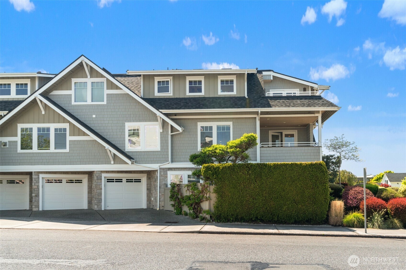Property Photo: 234 2nd Avenue N 200 WA 98020