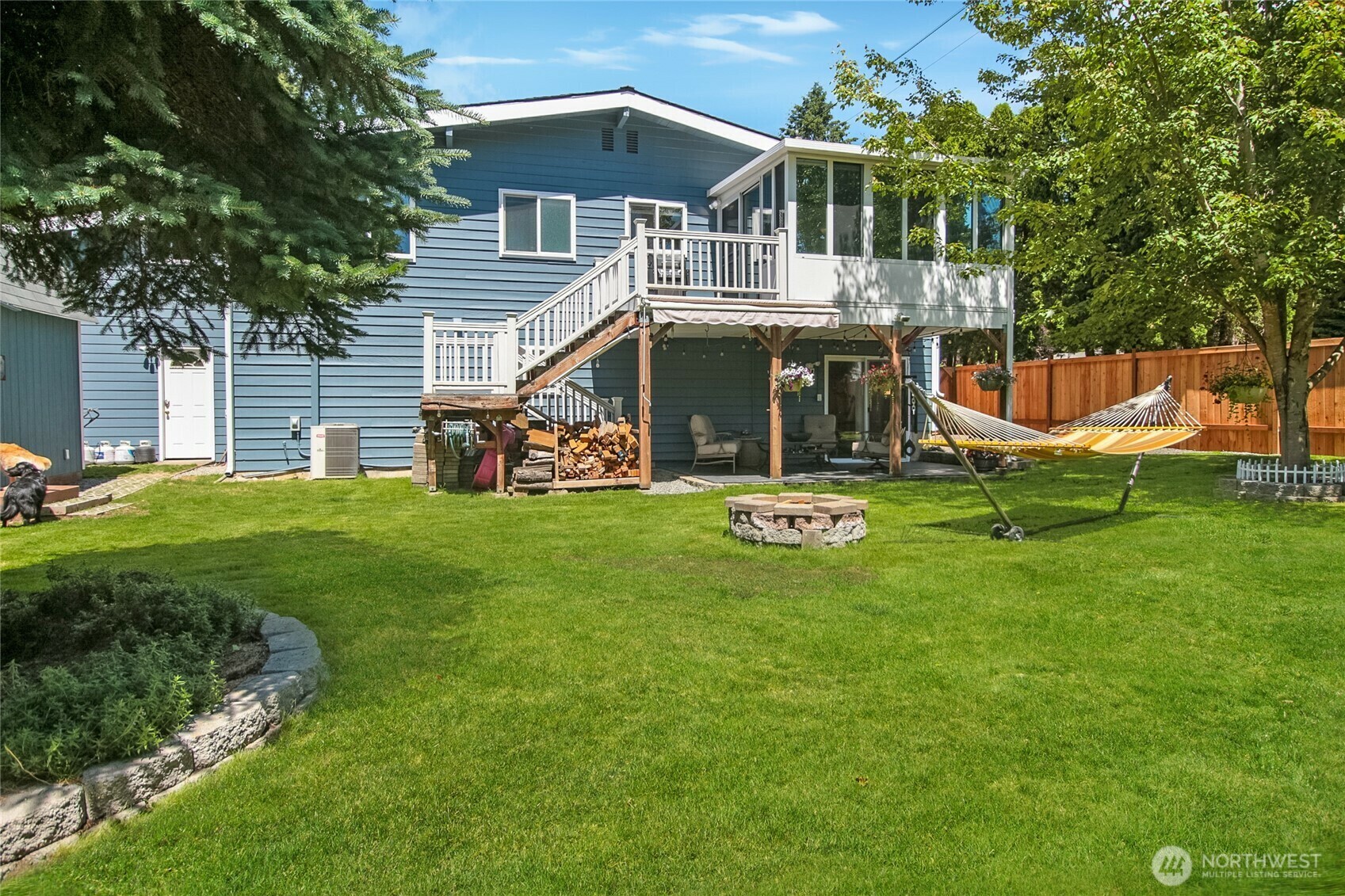 Property Photo: 16587 NE 97th Place WA 98052