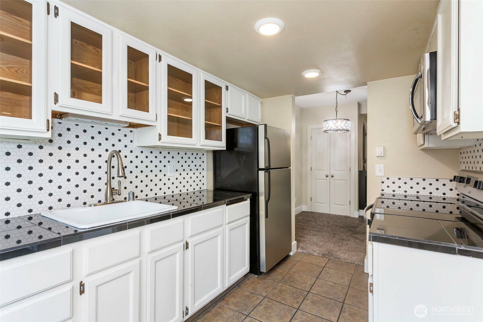 Property Photo: 4641 W Lake Sammamish Parkway SE F305 WA 98027