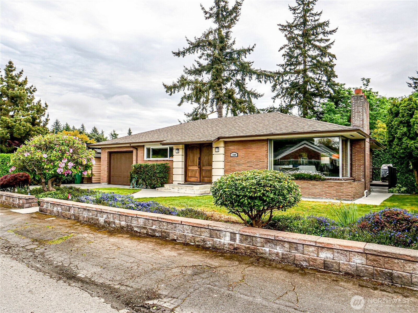 Property Photo: 1709 NW 99th Street WA 98117