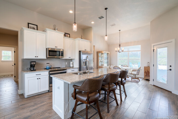 Property Photo:  1587 Lakeshore Dr  TX 78133 