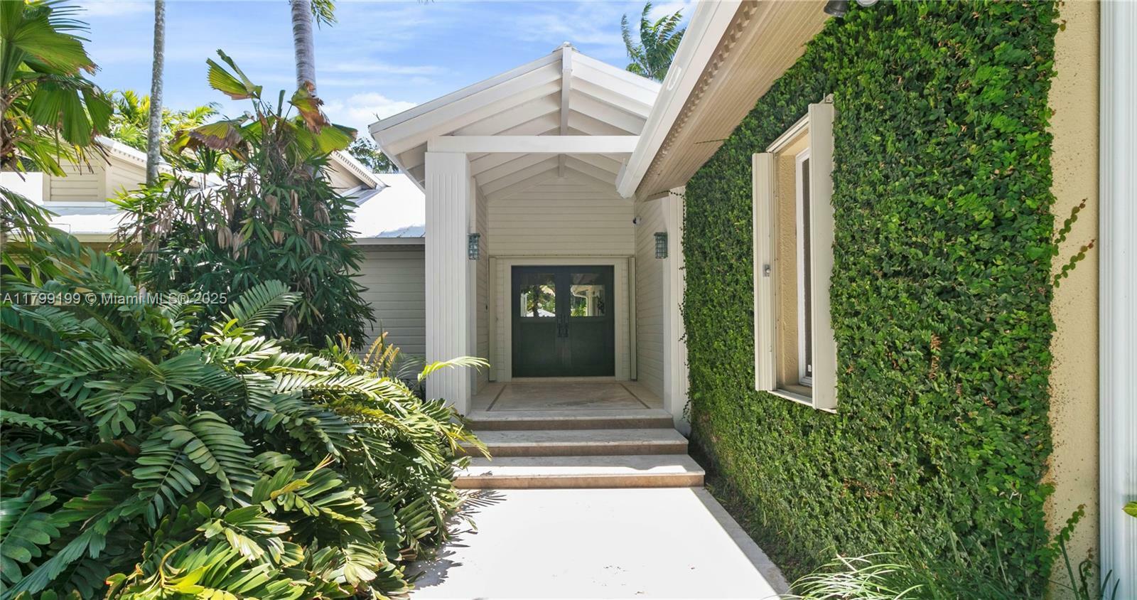 Property Photo: 7100 SW 139th St FL 33158
