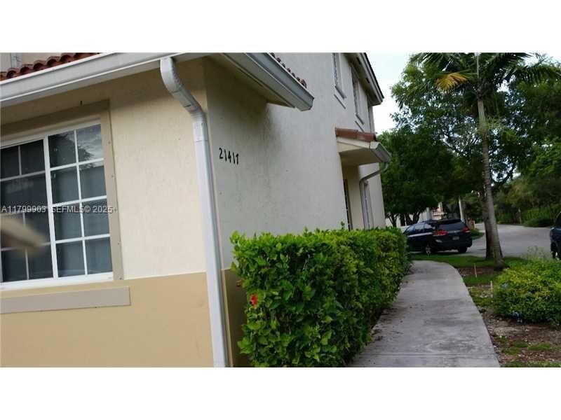 Property Photo:  21417 NW 13 Ct 509  FL 33169 