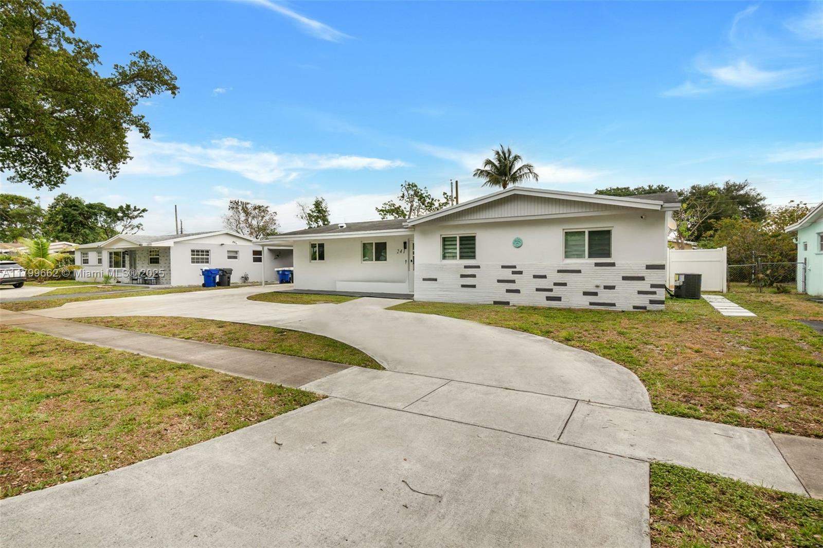 Property Photo: 241 N 68th Ave FL 33024