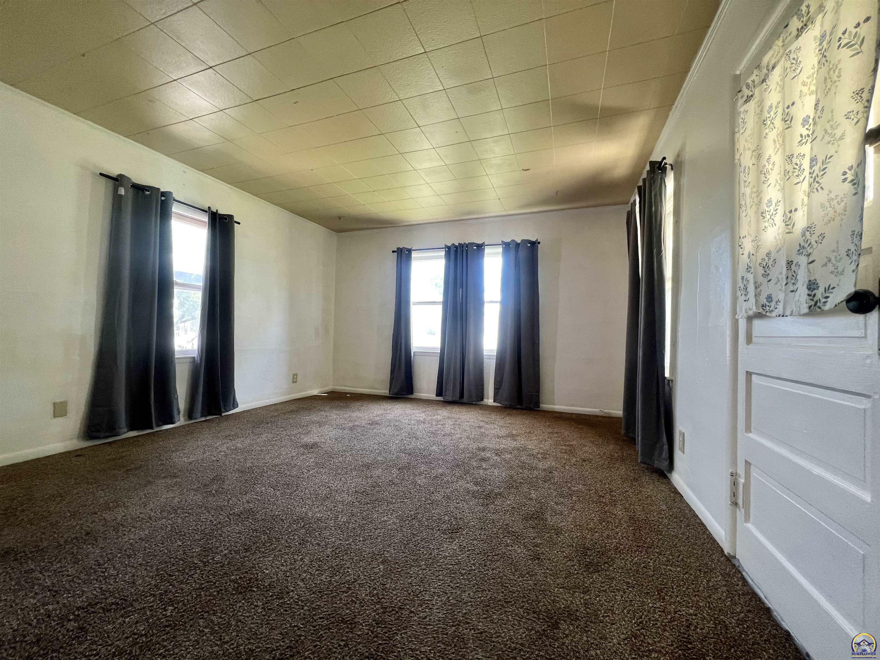 Property Photo: 1520 NE Atchison Ave KS 66616