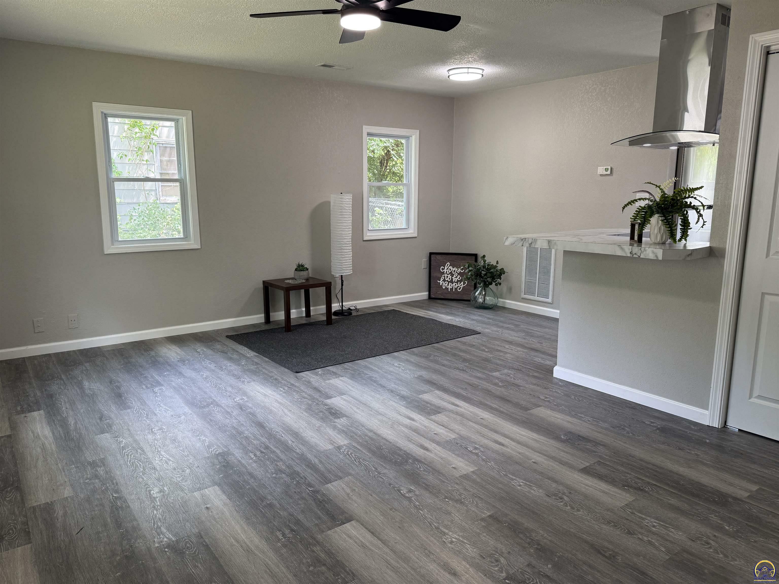 Property Photo: 3362 SE Fremont St KS 66605