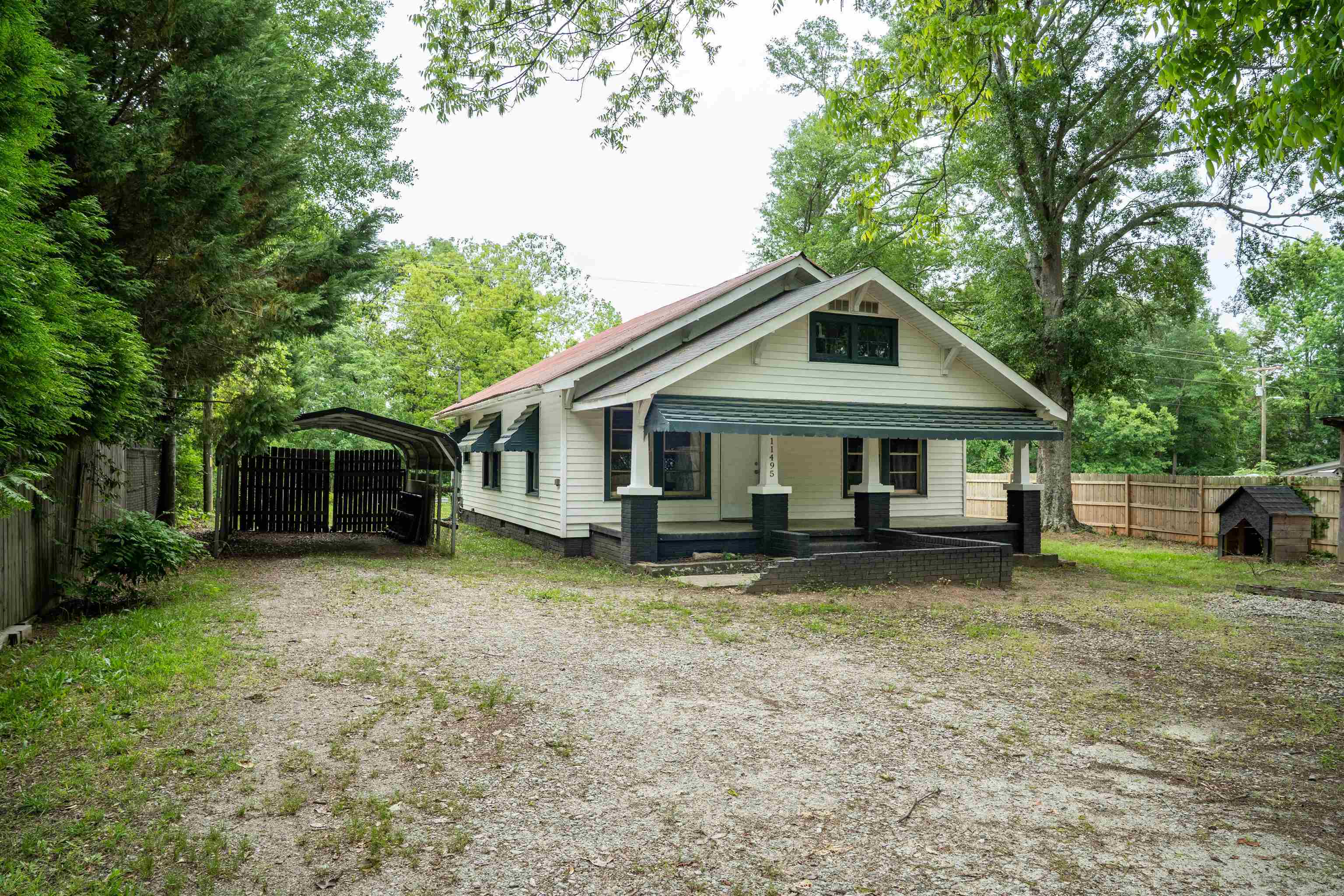 Property Photo: 11495 Highway 221 SC 29388