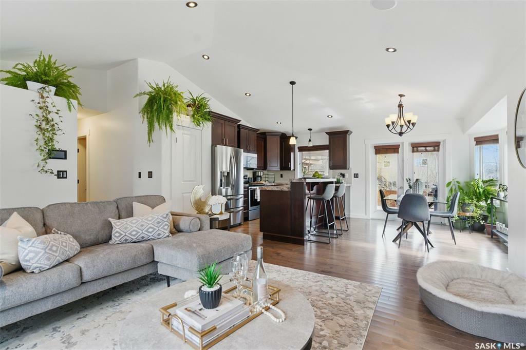 Property Photo: 806 Wilkins Court SK S7W 0C8