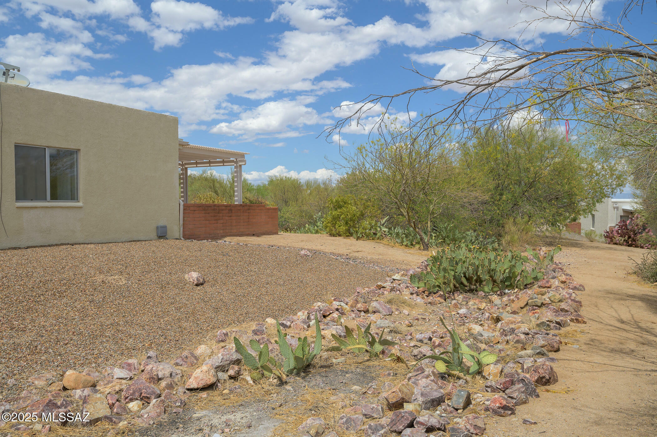 Property Photo: 638 W Rio San Pedro AZ 85614