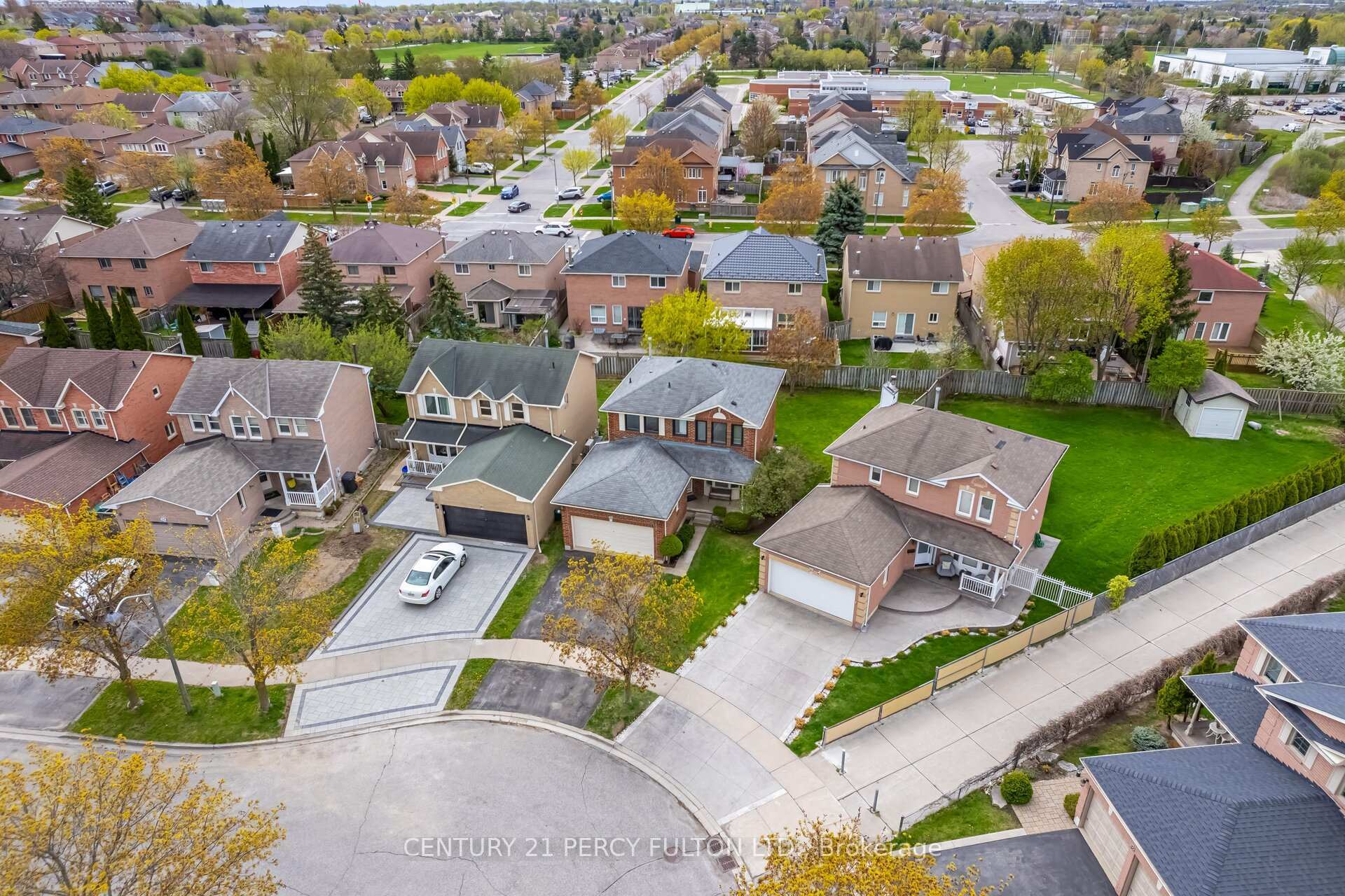 Photo de la propriété: 28 Noake Crescent ON L1T 3L4